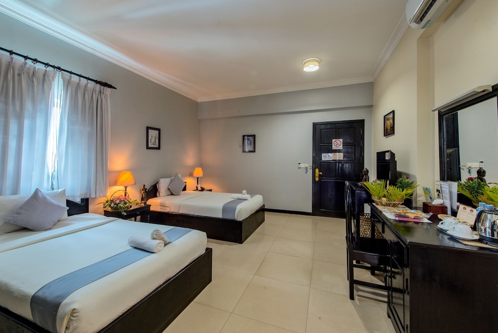 Deluxe Double or Twin Room - Photo 7