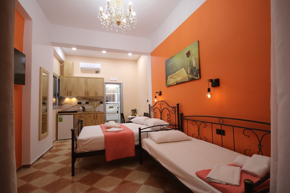 Superior Studio Suite, 1 Queen Bed with Sofa bed, Garden View photo 1