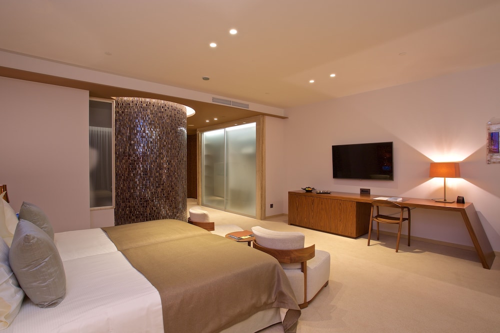 Premium Double Room with Balcony photo 3