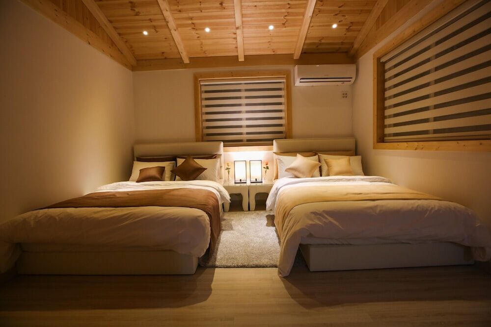 Room (Santorini) - Photo 9