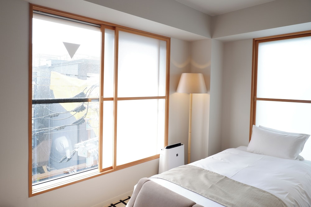 Deluxe Twin Room, Non Smoking (Up to 3 pax for above 6 yrs) photo 2