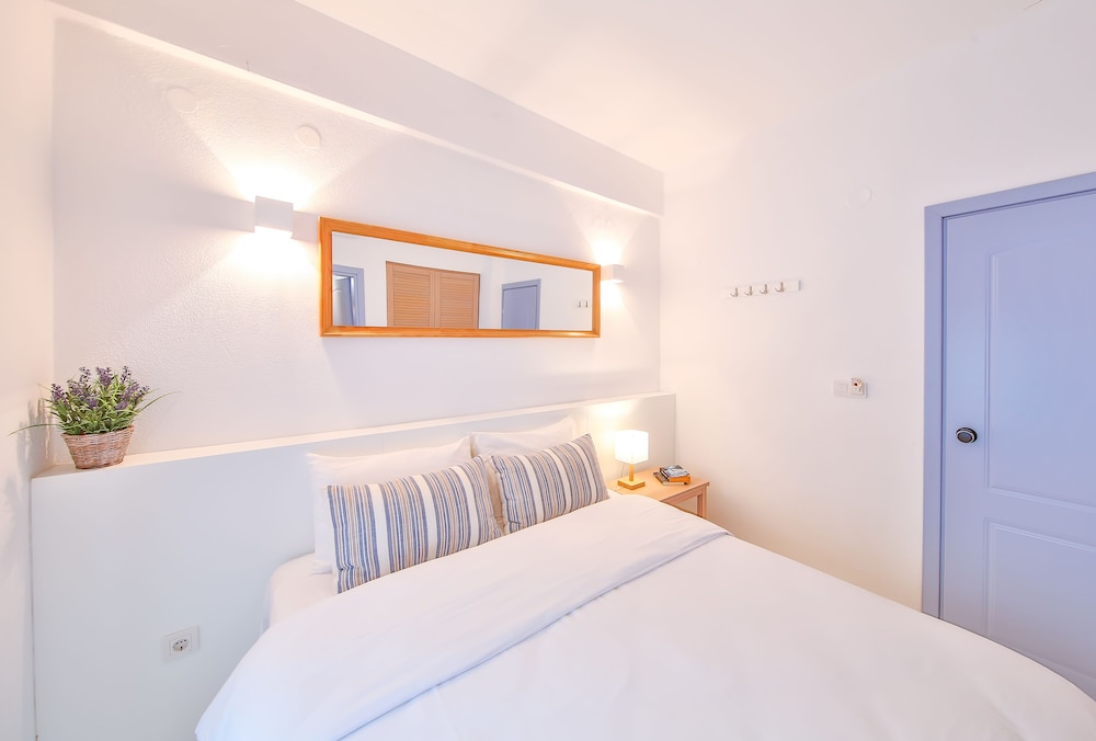 Economy Double Room photo 3
