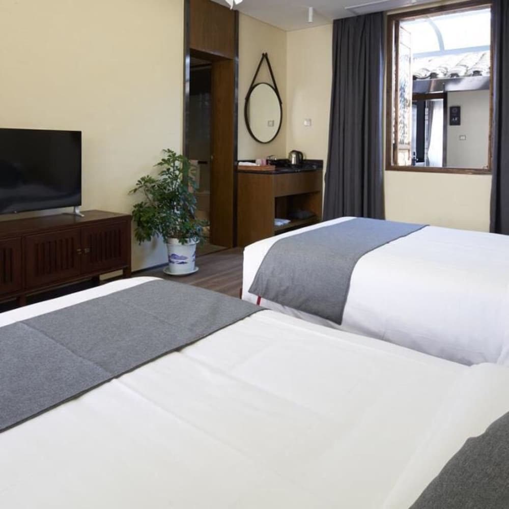 Deluxe Twin Room, Non Smoking photo 3