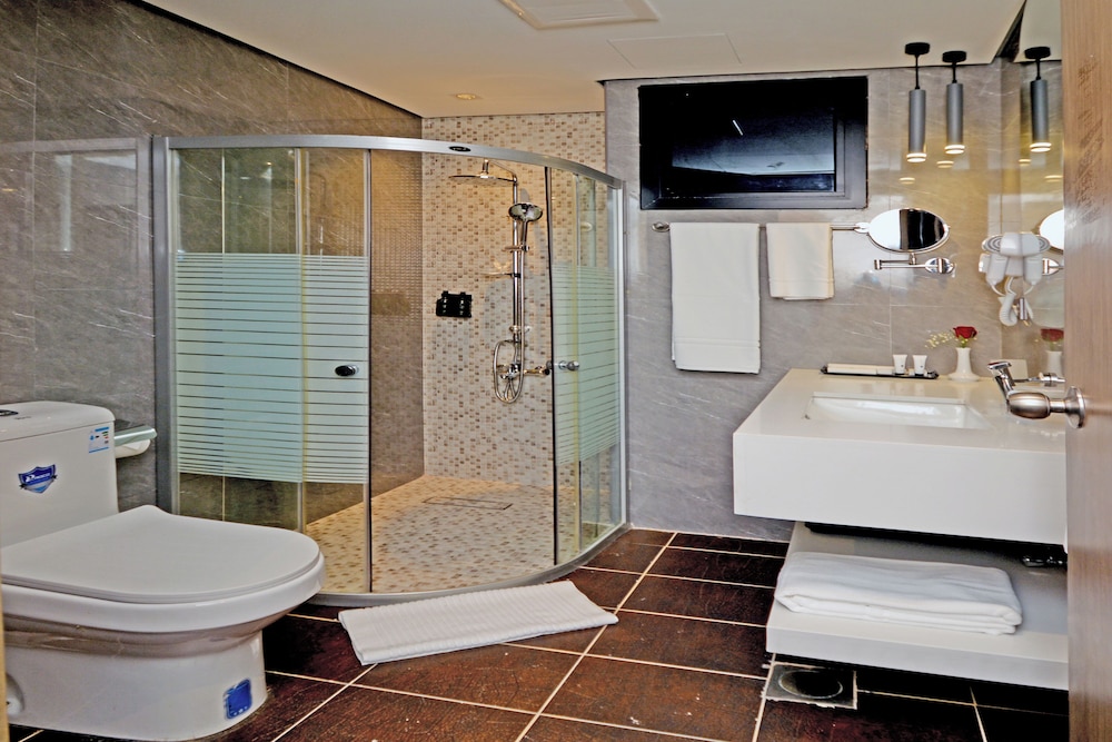 Standard Twin Room, 2 Twin Beds, City View