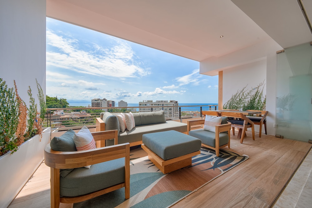 1 Bedroom Suite Deluxe 809