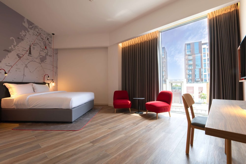 Premium Room, 1 King Bed (Canal View) free shuttle service to Festival City Mall photo 3