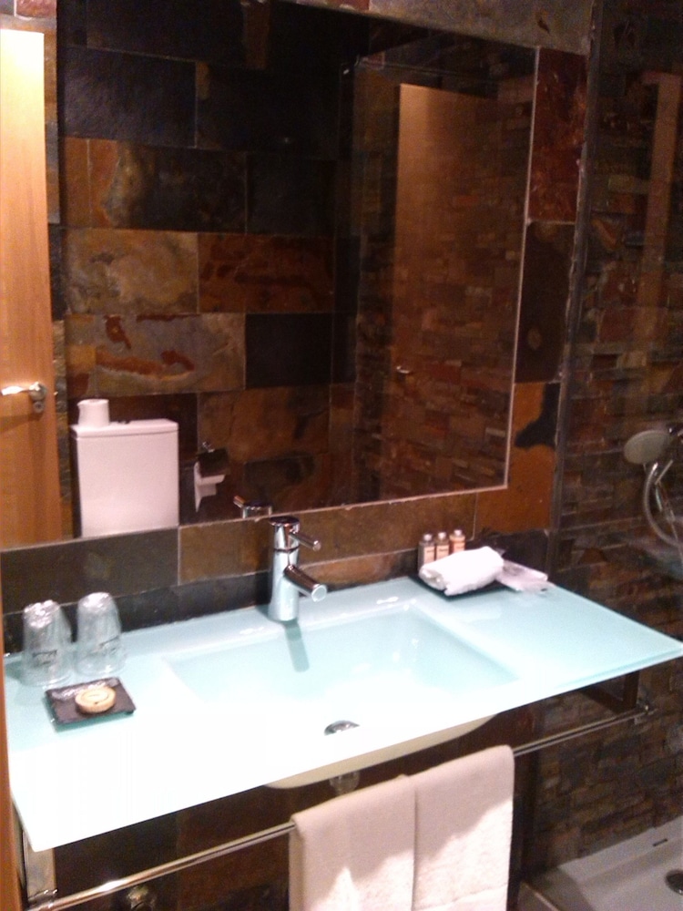 Superior Double or Twin Room - Photo 2