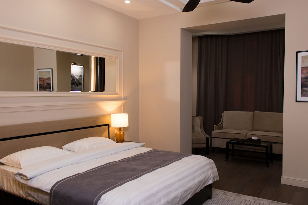 Deluxe Double or Twin Room photo 2
