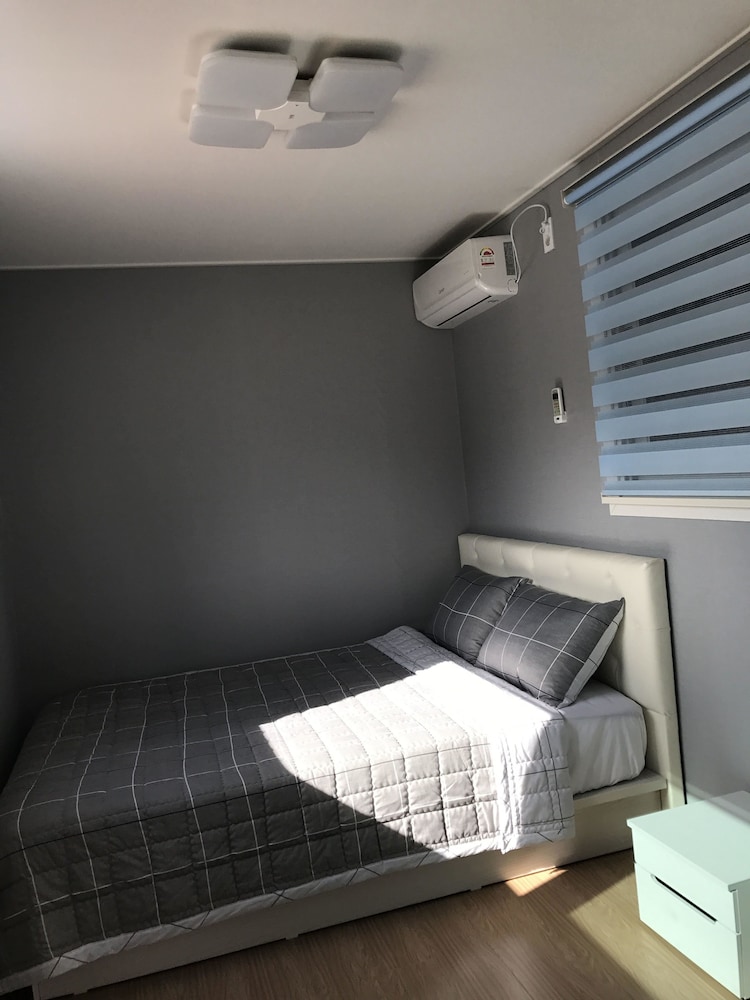 Room, 1 Queen Bed, Garden View photo 1