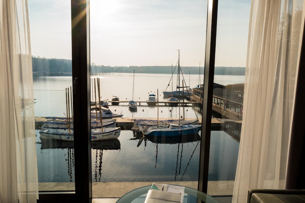 Premium Double or Twin Room (lake view) photo 2