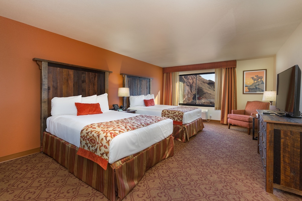 Deluxe Double Room, 2 Queen Beds - Photo 2