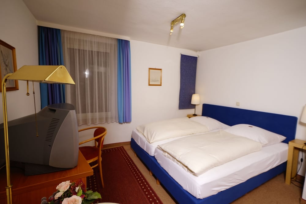 Basic Double Room photo 3