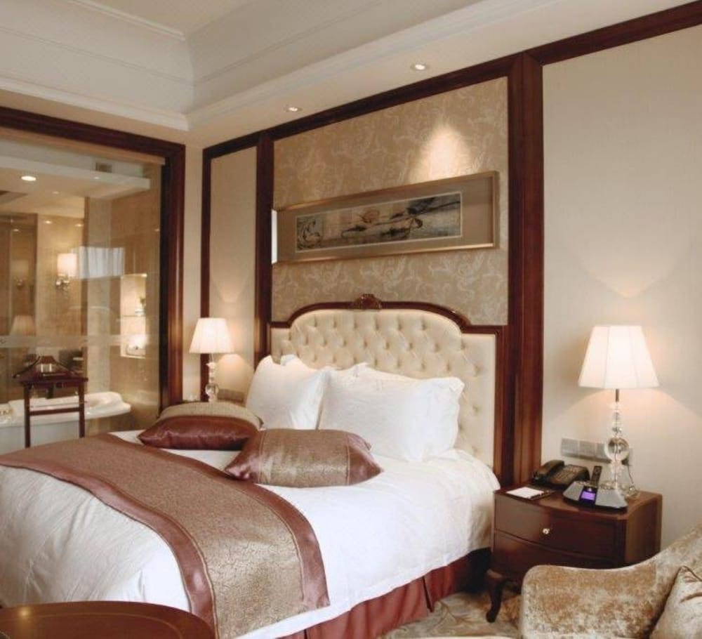 Executive Double Room, City View
