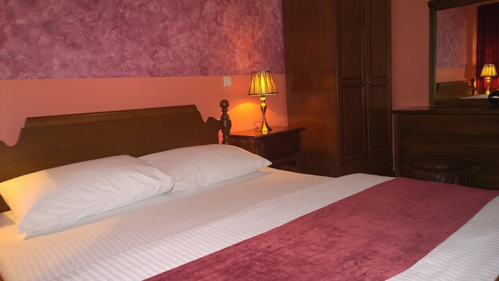 Double or Twin Room - Photo 1
