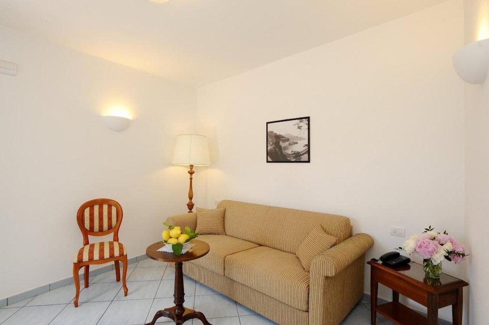 Family Room photo 2