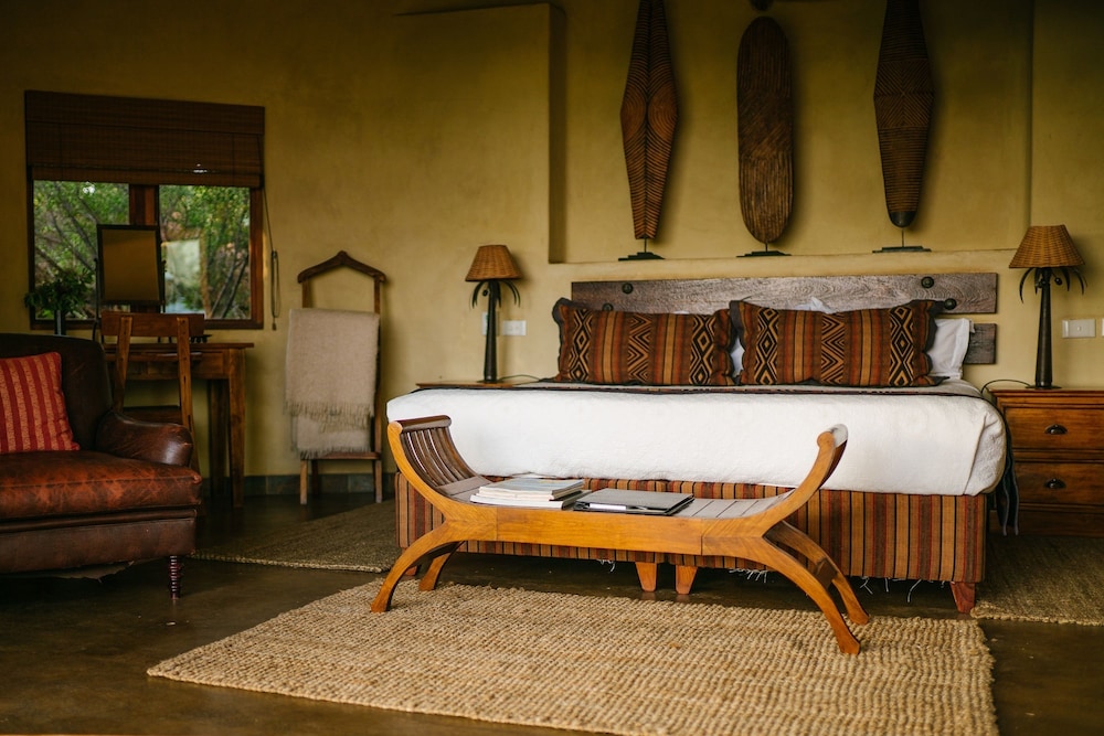 Exclusive Suite, 1 King Bed photo 3