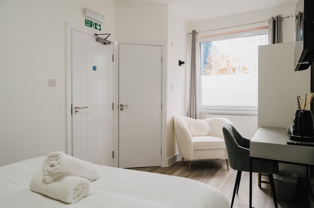 Deluxe Twin Room, 2 Bedrooms photo 2