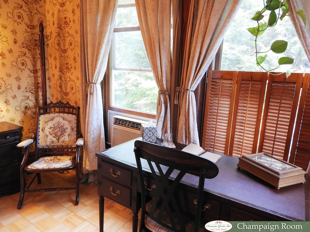 Champaign Room (2nd Floor) photo 3