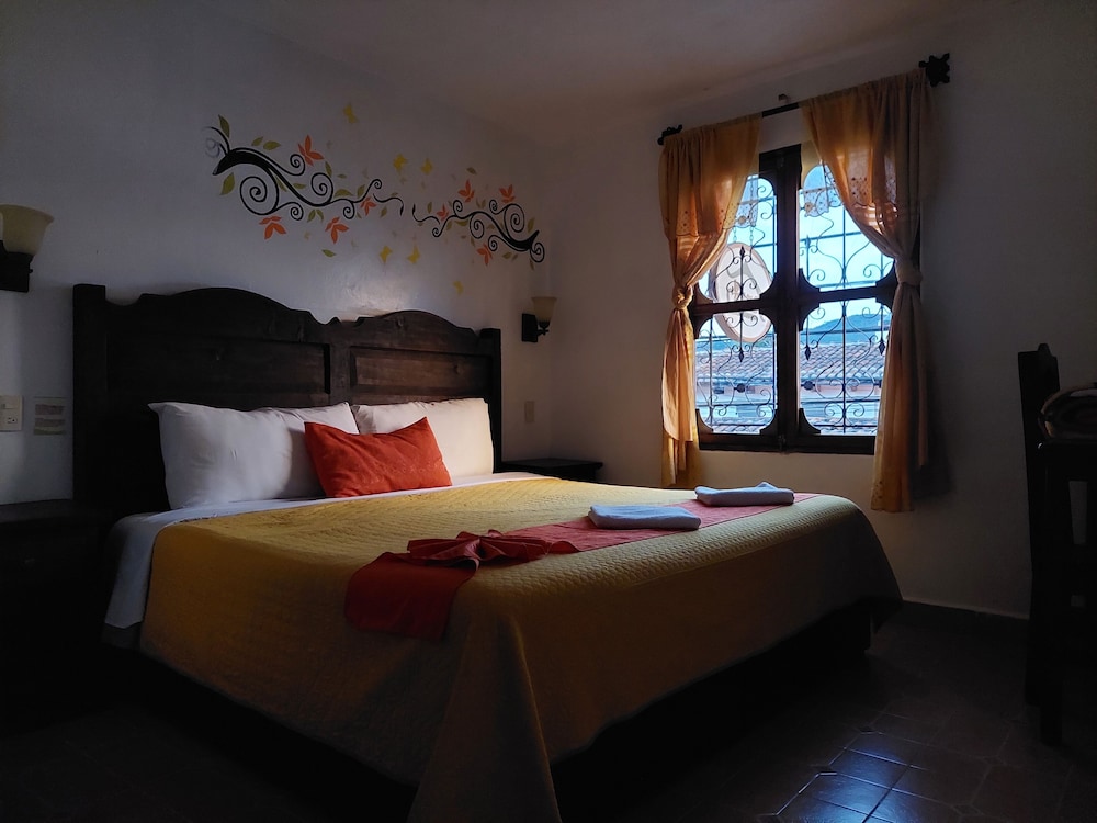 Room, 1 King Bed photo 1