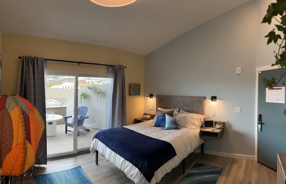Premium Room, 1 Queen Bed, Balcony, Ocean View photo 3