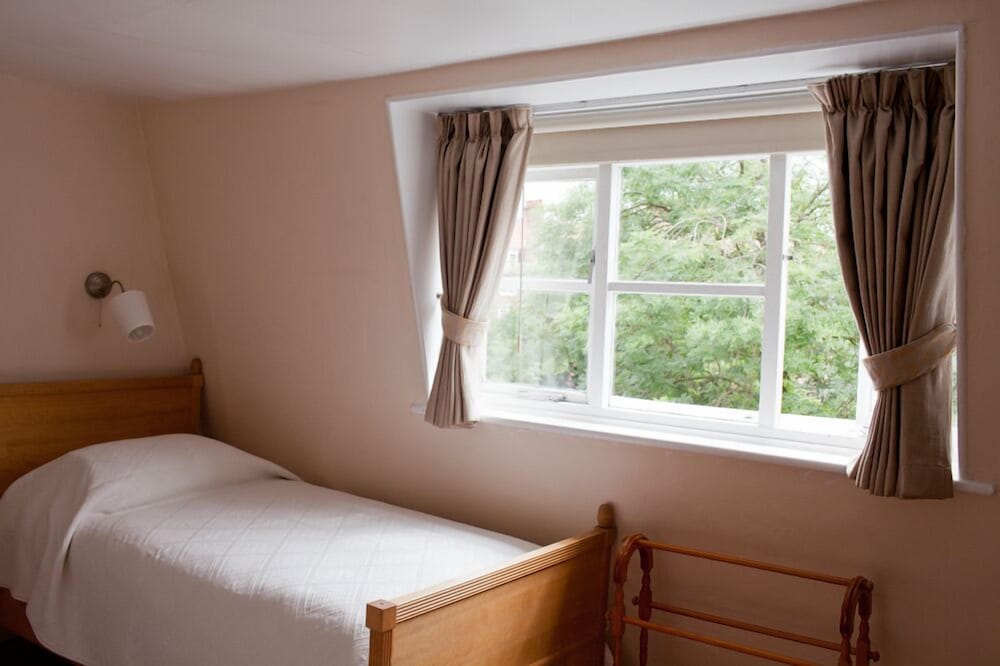 Standard Twin Room, 1 Bedroom, Shared Bathroom, Garden View photo 1