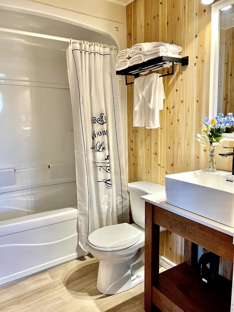 Basic Suite, 2 Bedrooms, Ground Floor photo 2