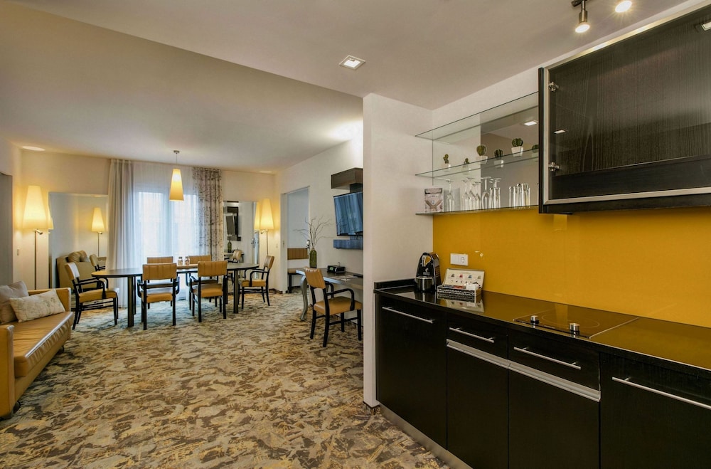 Apartment - Photo 2
