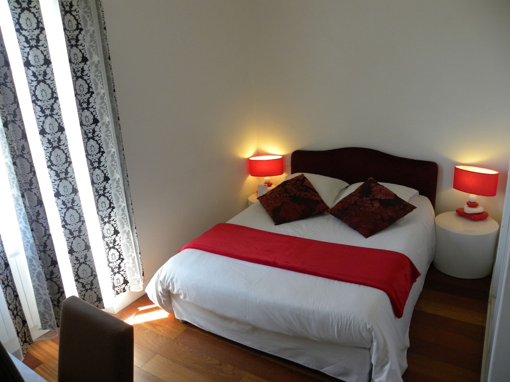 Double Room - Photo 10