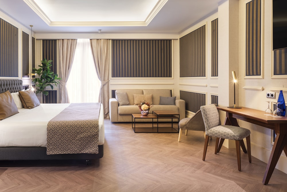 Superior Double Room Single Use photo 2