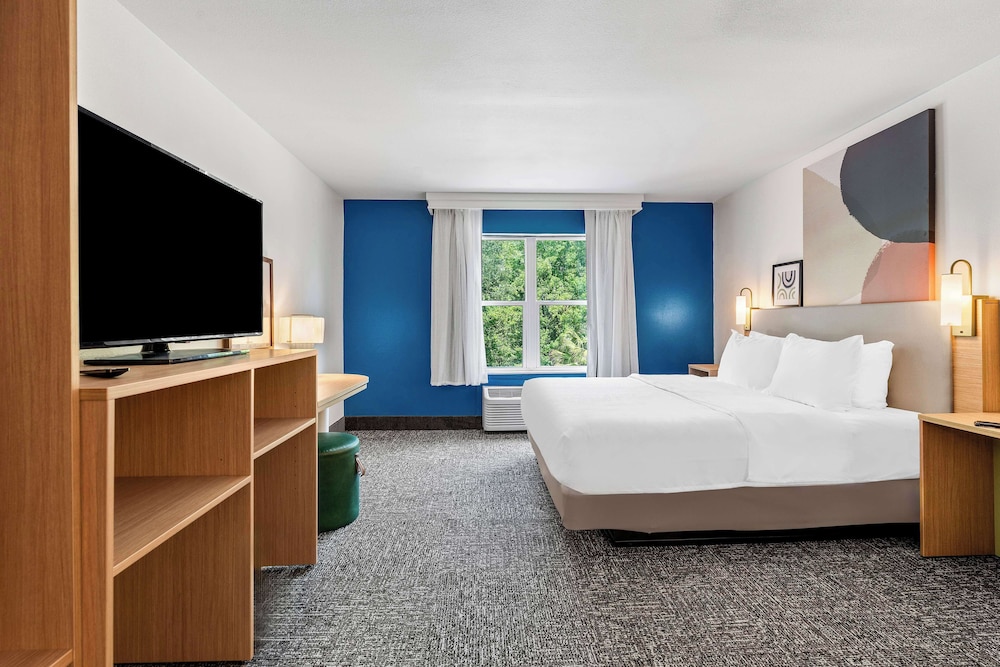 Room, 1 King Bed, Accessible (Hearing) - Photo 2
