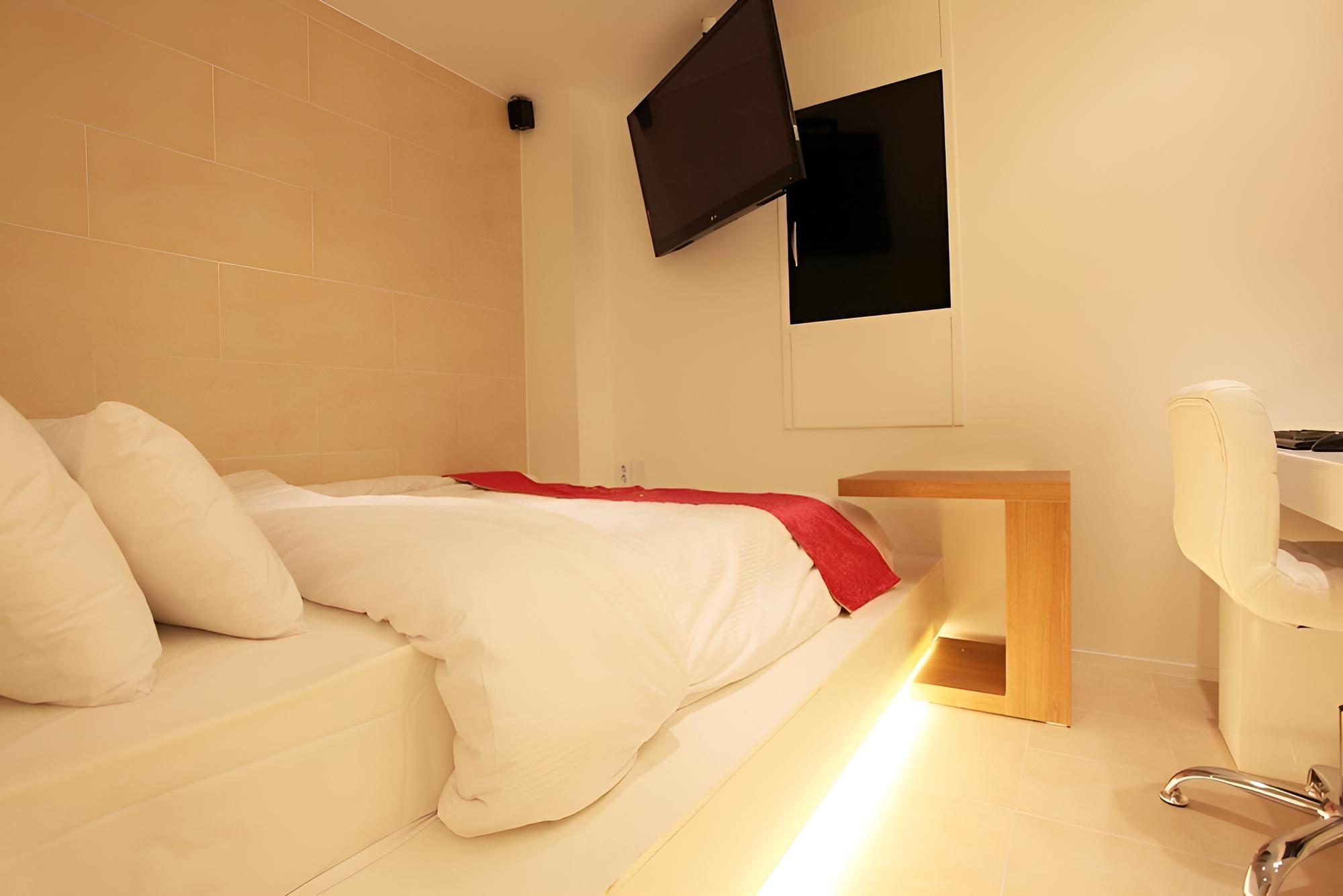 Room (Semi-special Room (Netflix available ) - Photo 6