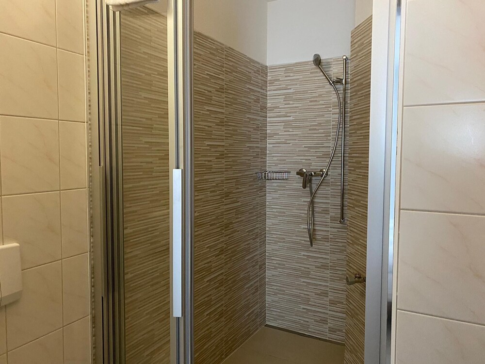 Classic Double Room - Photo 10