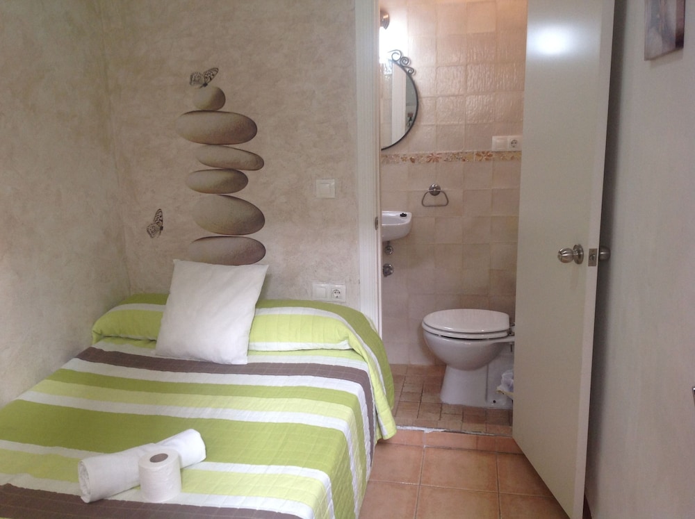 Habitación Sencilla Básica, Baño Privado