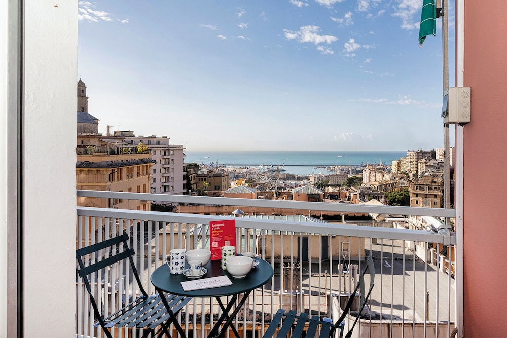 Basic Apartment, Balcony