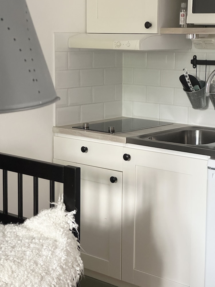Apartment 8 photo 2