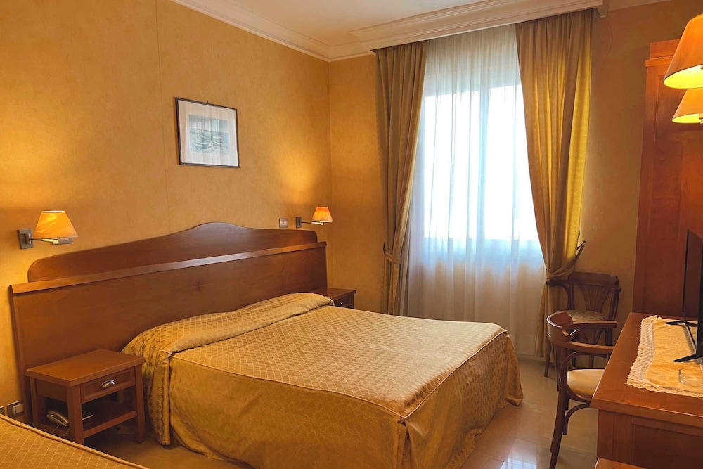 Economy Double Room Single Use photo 1