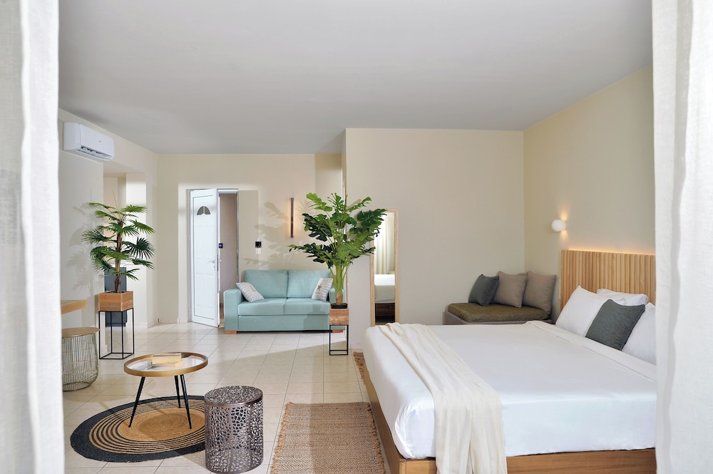 Deluxe Studio Suite, 1 Bedroom, Garden View
