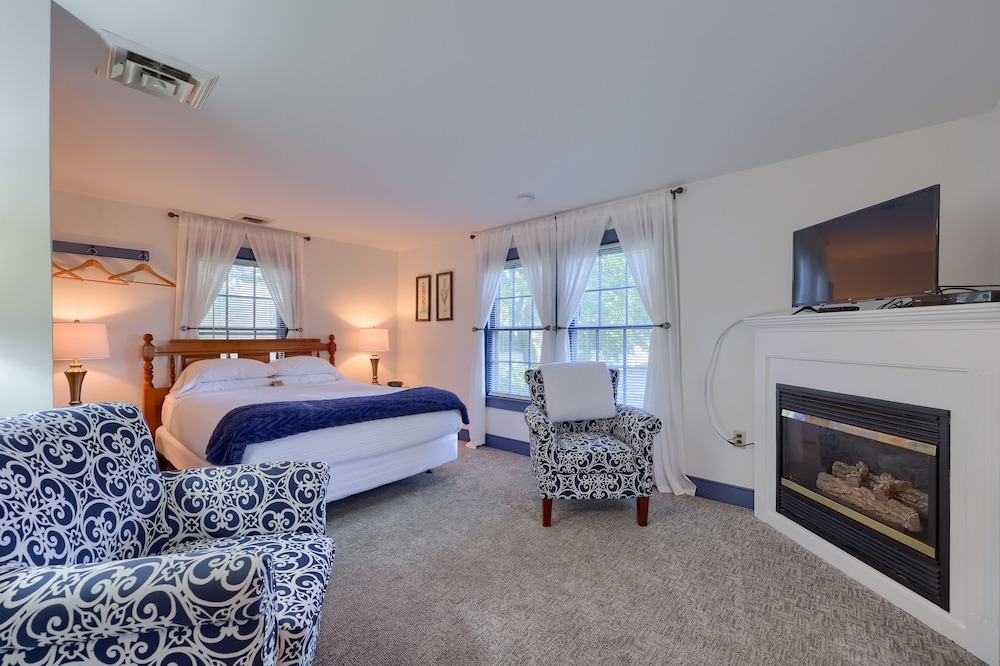 Suite, 1 Queen Bed photo 1