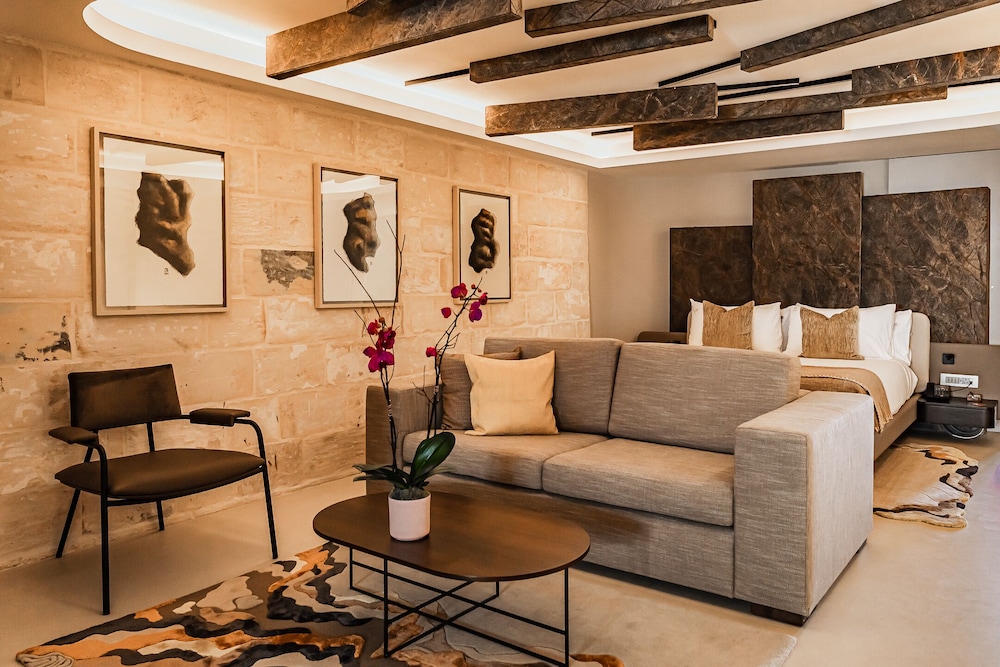 Suite (Annex)