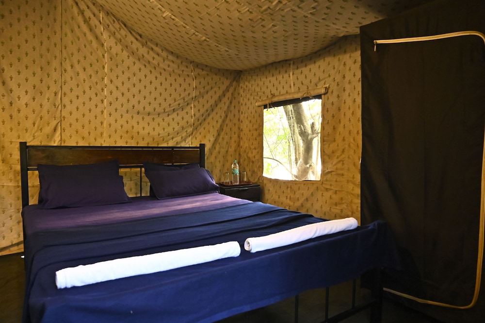Premium Tent photo 1