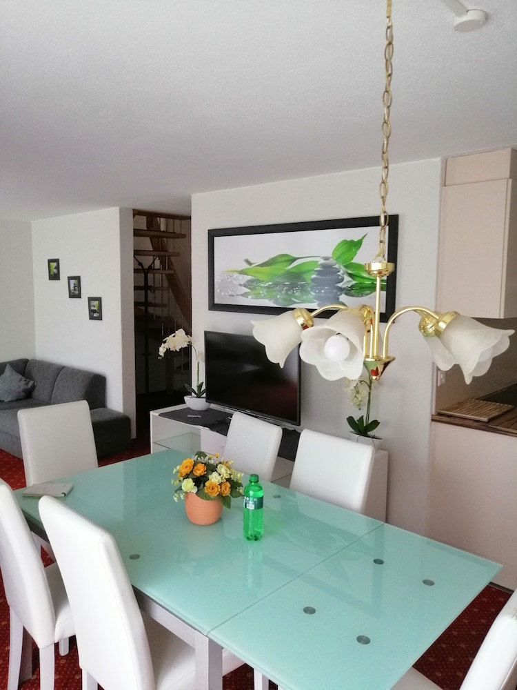 Deluxe Apartment, 3 Bedrooms - Photo 2