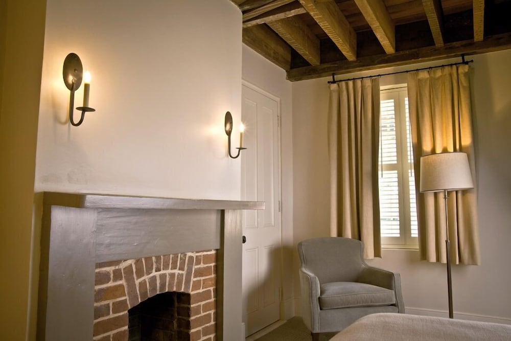 Courtyard King Room photo 1