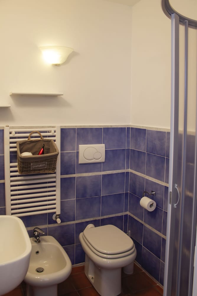 Double Room - Photo 15