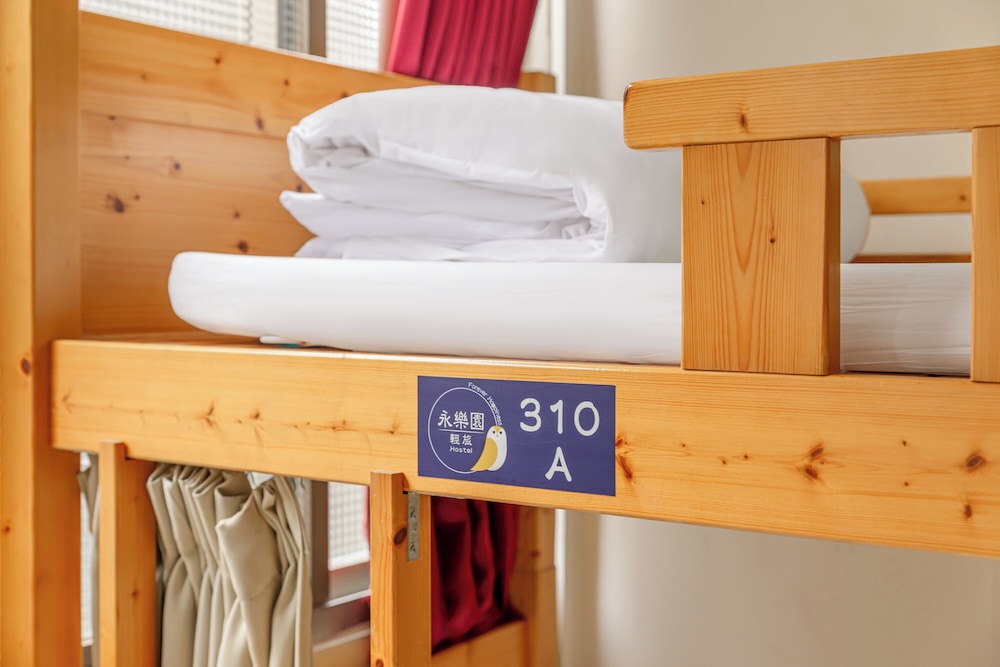 Bed in 4-Bed Female Dormitory Room photo 2