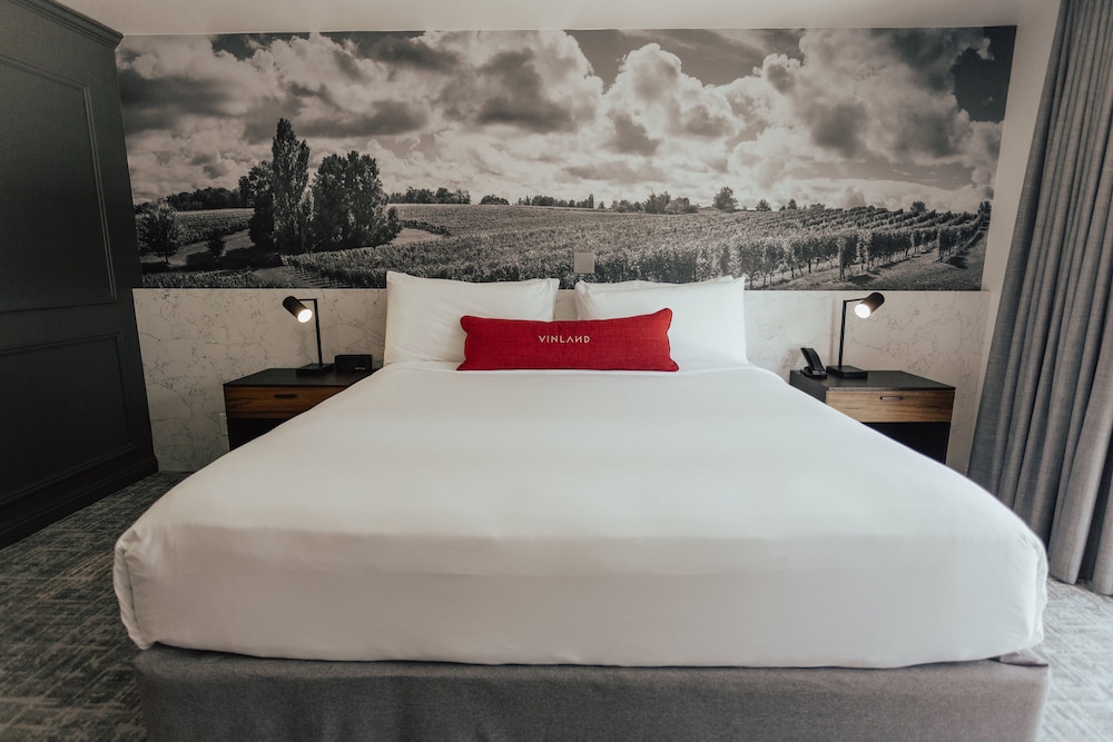 King with City View at Vinland Hotel and Lounge in Solvang