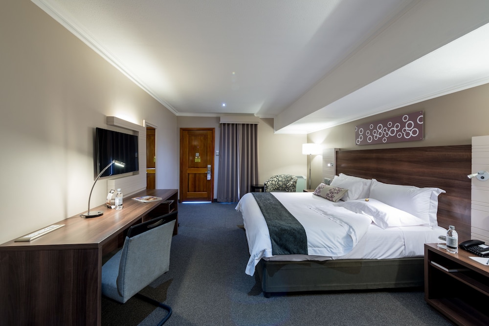 Executive Room, 1 King Bed (Silverbirch King 4*) photo 1