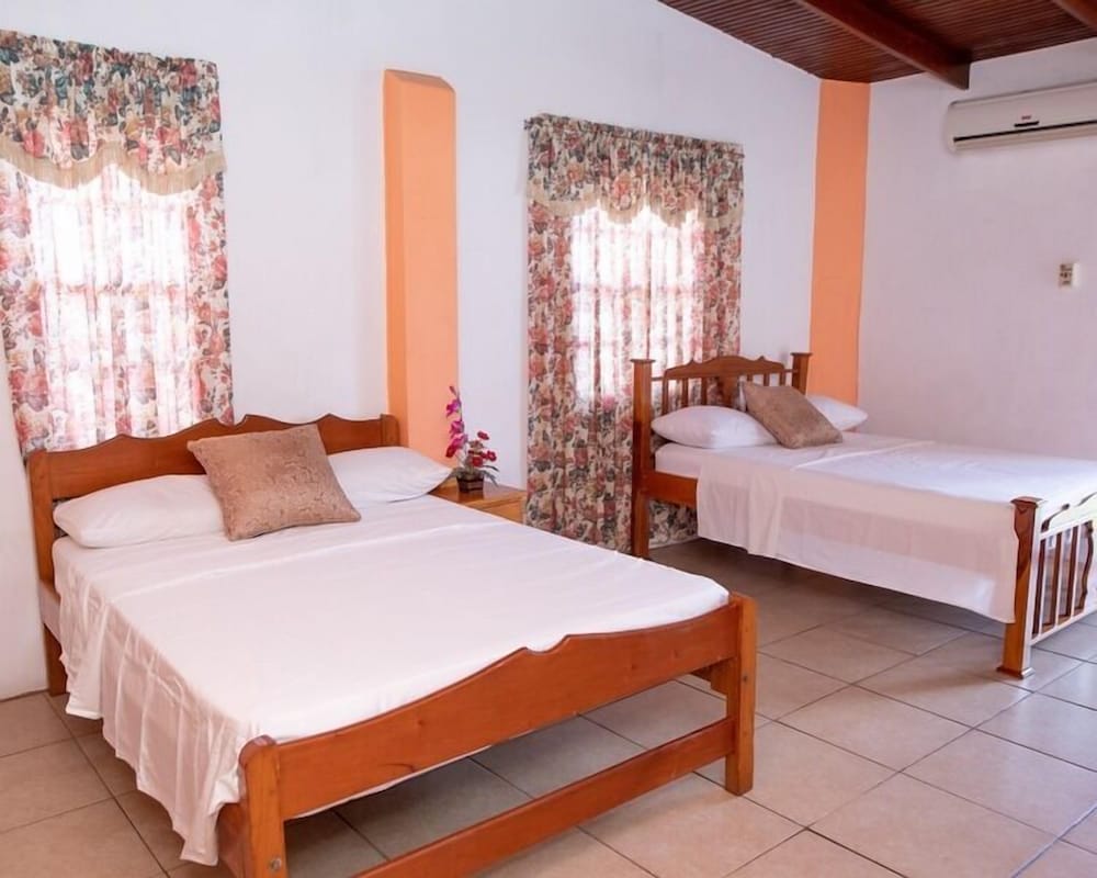 Traditional Studio, 2 Double Beds, Non Smoking, Air conditioning photo 1