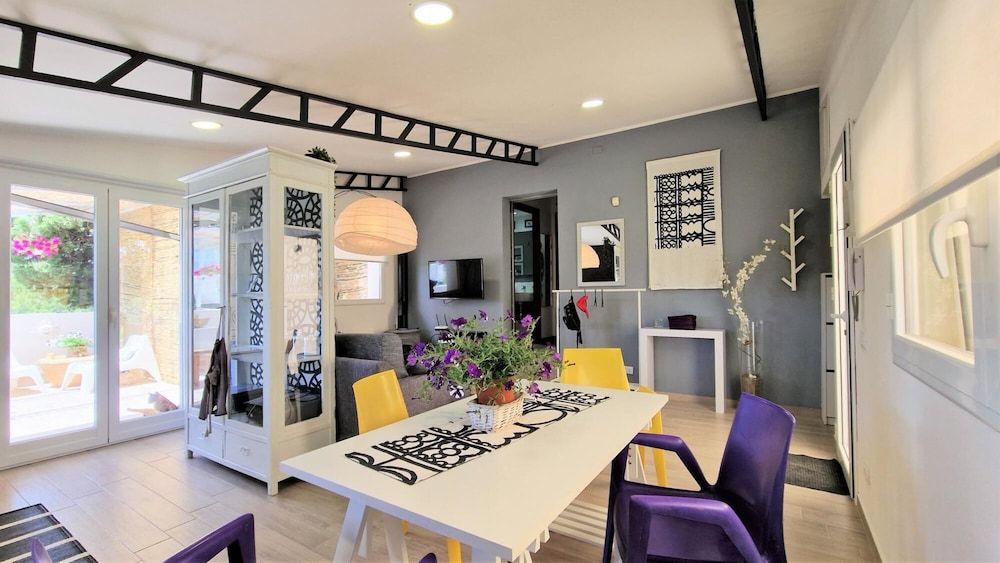 Apartment, Smoking