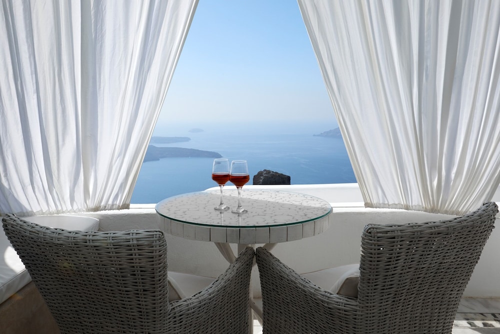 Superior Suite, Jetted Tub ( Caldera View) - Photo 10