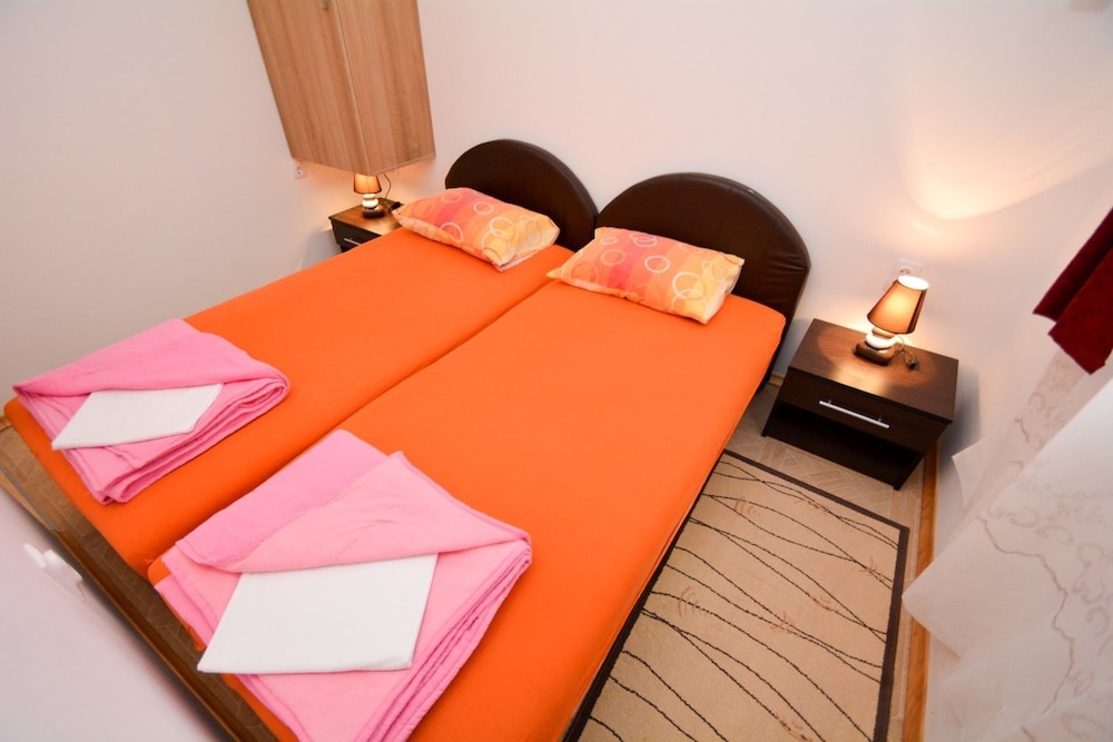 Apartment, 2 Twin Beds, Ensuite photo 1